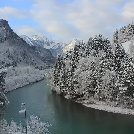 Steakhaus ゲストハウス フュッセン