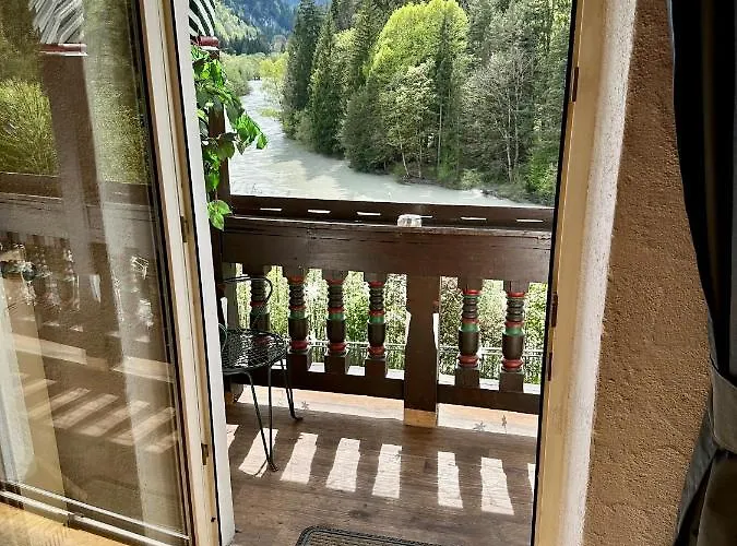 Steakhaus 招待所 3*